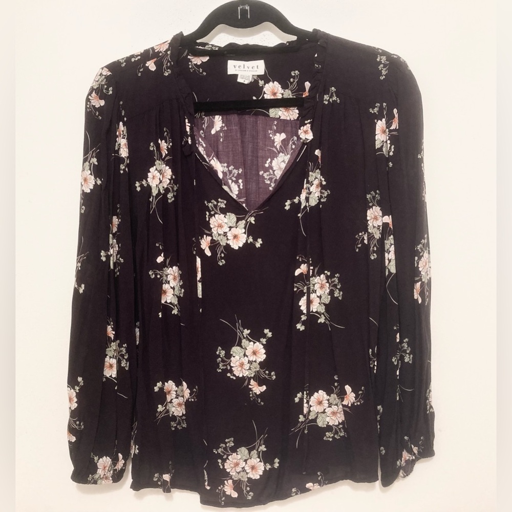 Velvet by Graham & Spencer Dark Plum Floral Blouse Size Small